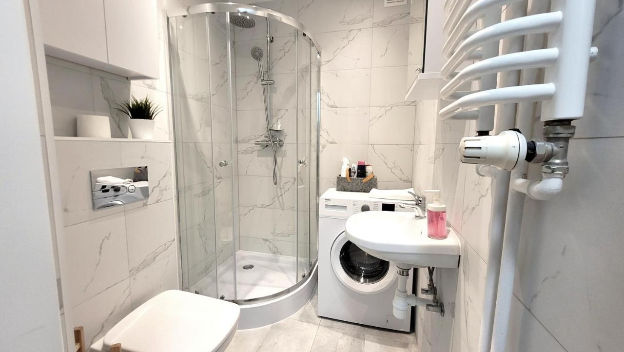 Great Life - Apartment Next To Metro Station Варшава Экстерьер фото